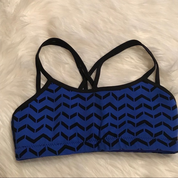 Nearly new Lucy strappy sports bra - Picture 3 of 8